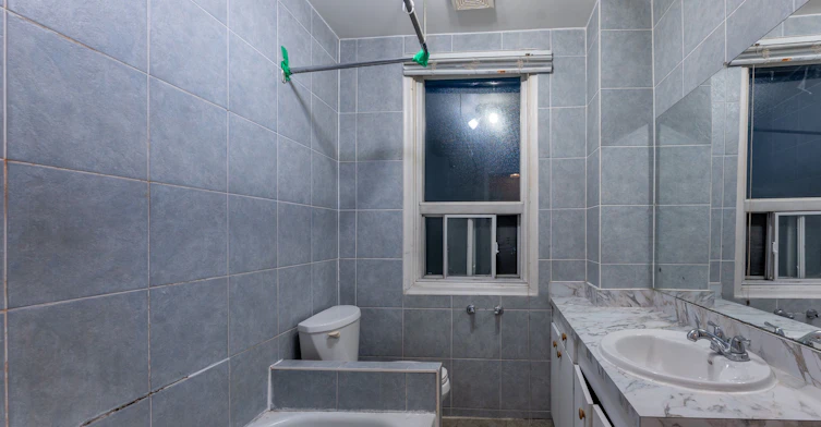 Upper-716 Lansdowne Avenue, Toronto, ON, M6H 3Y8 - 5