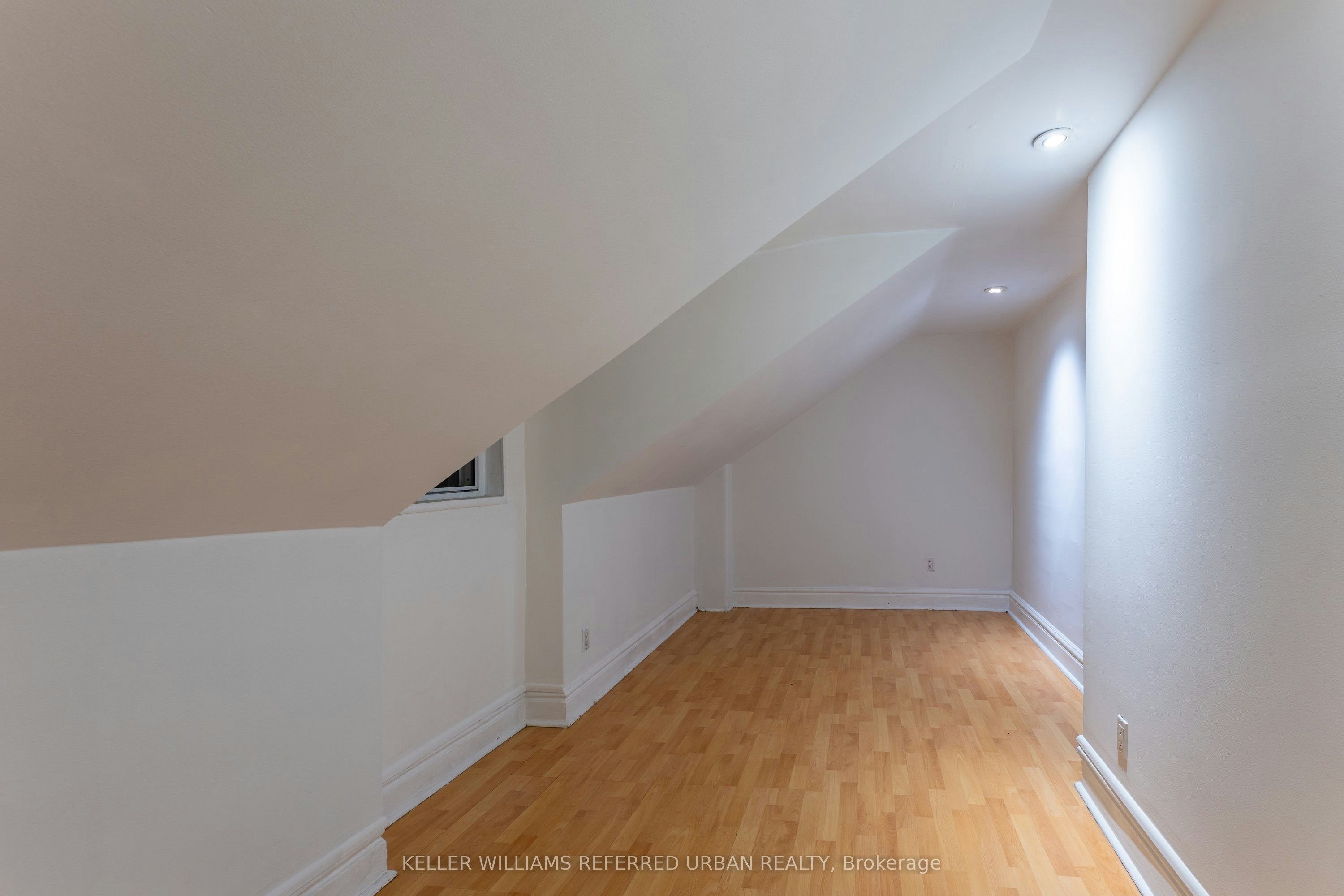Upper-716 Lansdowne Avenue, Toronto, ON, M6H 3Y8 - 7