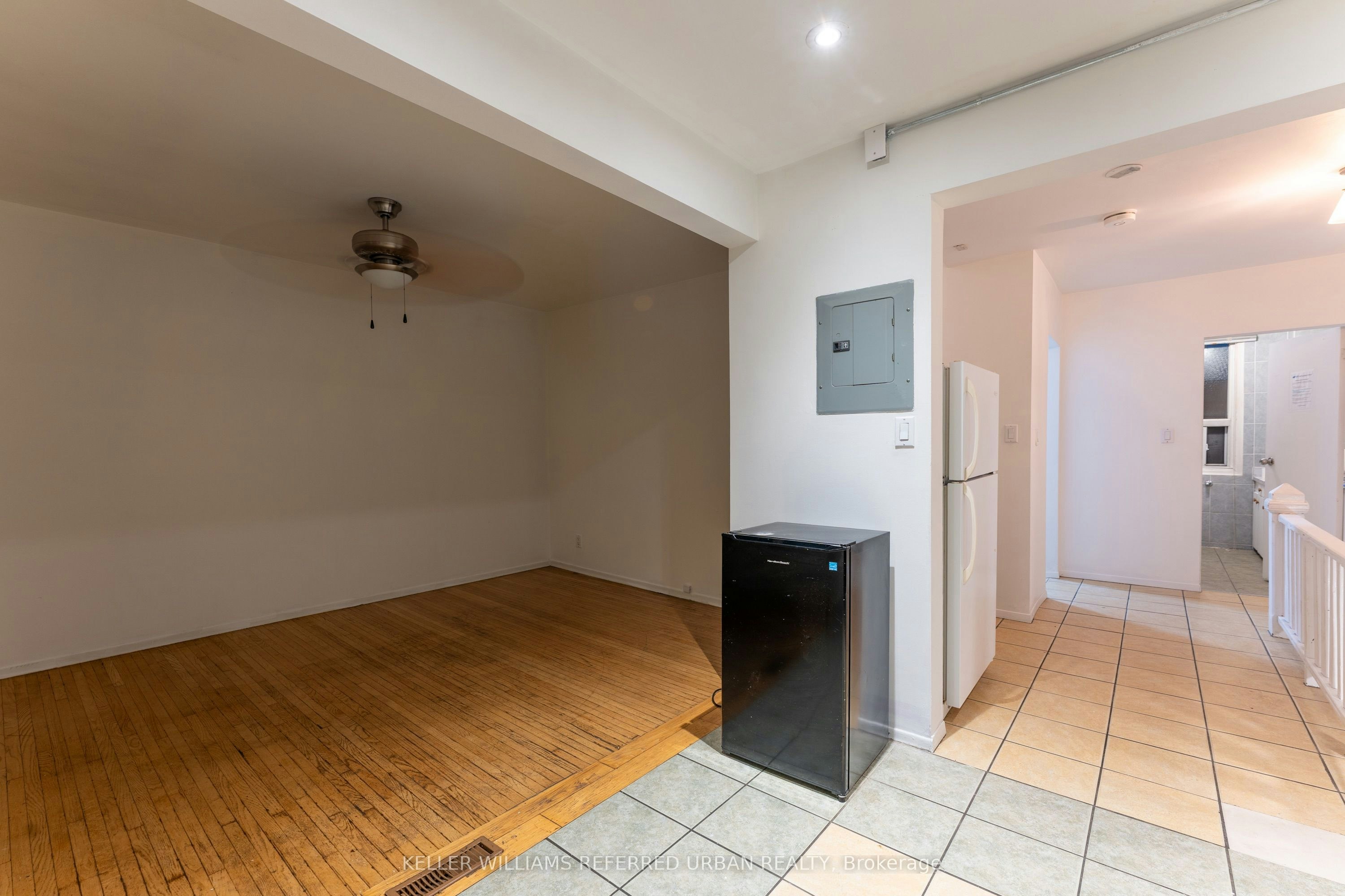 Upper-716 Lansdowne Avenue, Toronto, ON, M6H 3Y8 - 3