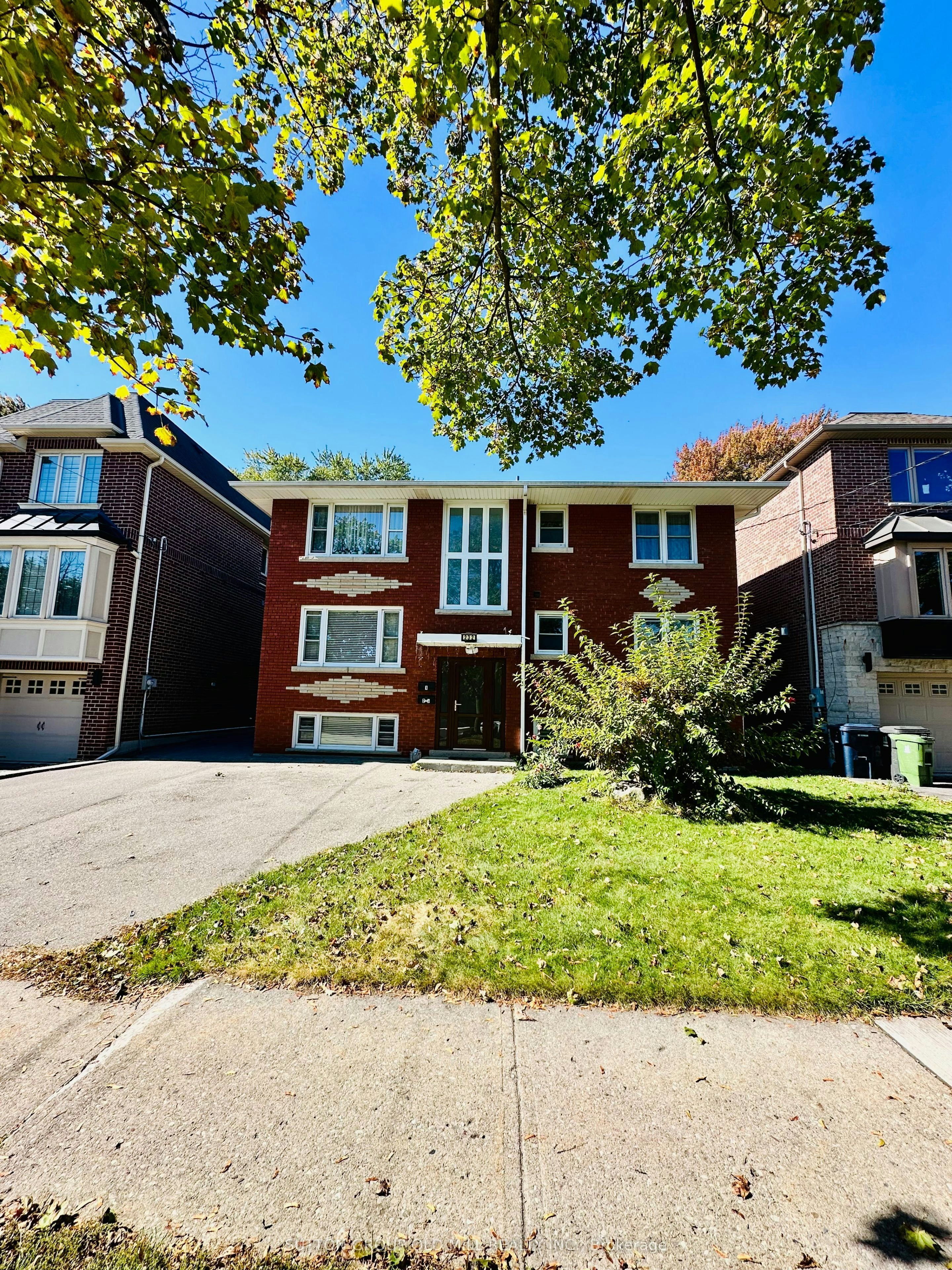 232 Aldercrest Road, Toronto, ON, M8W 4J7
