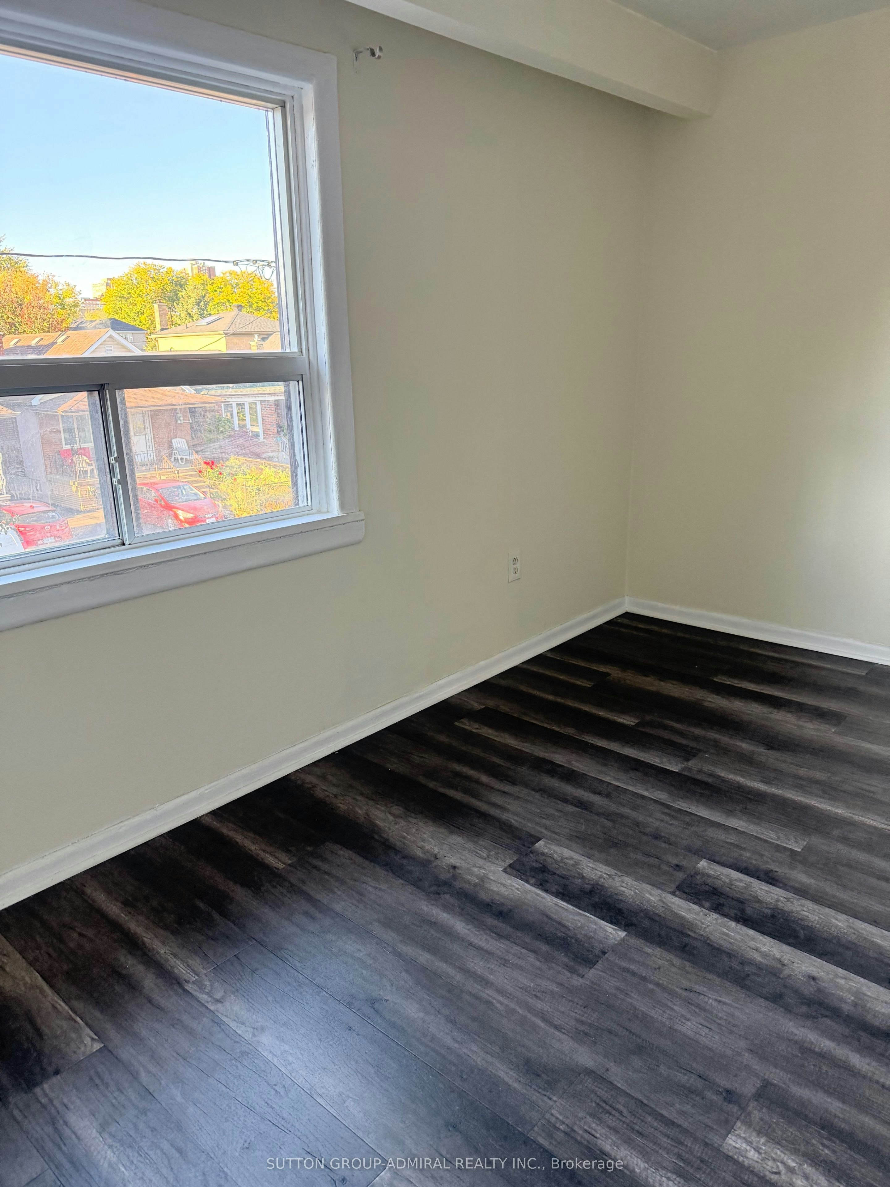 241 Dunraven Drive, Toronto, ON, M6M 1H8 - 23