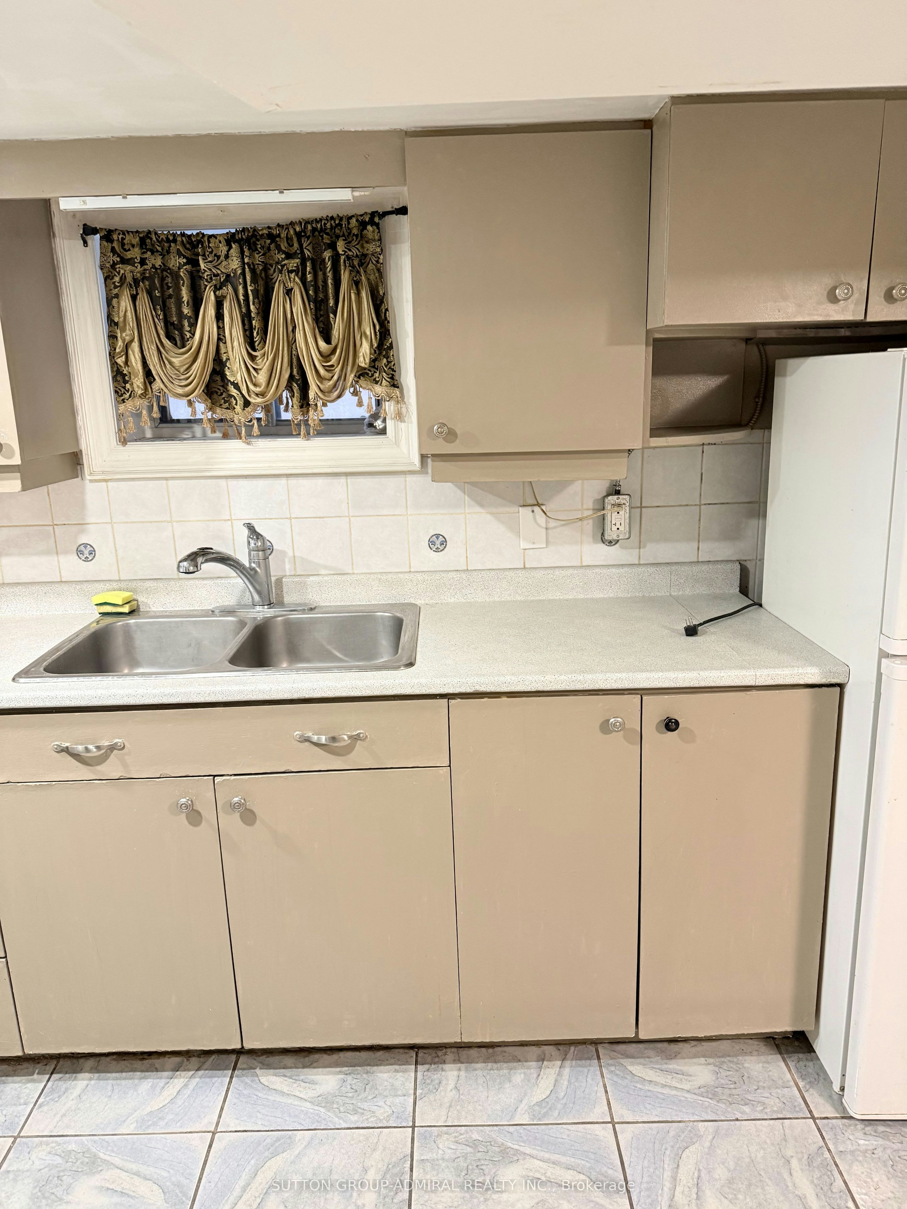 Main-241 Dunraven Drive, Toronto, ON, M6M 1H8 - 8