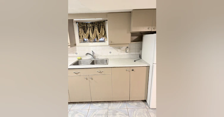Main-241 Dunraven Drive, Toronto, ON, M6M 1H8 - 8