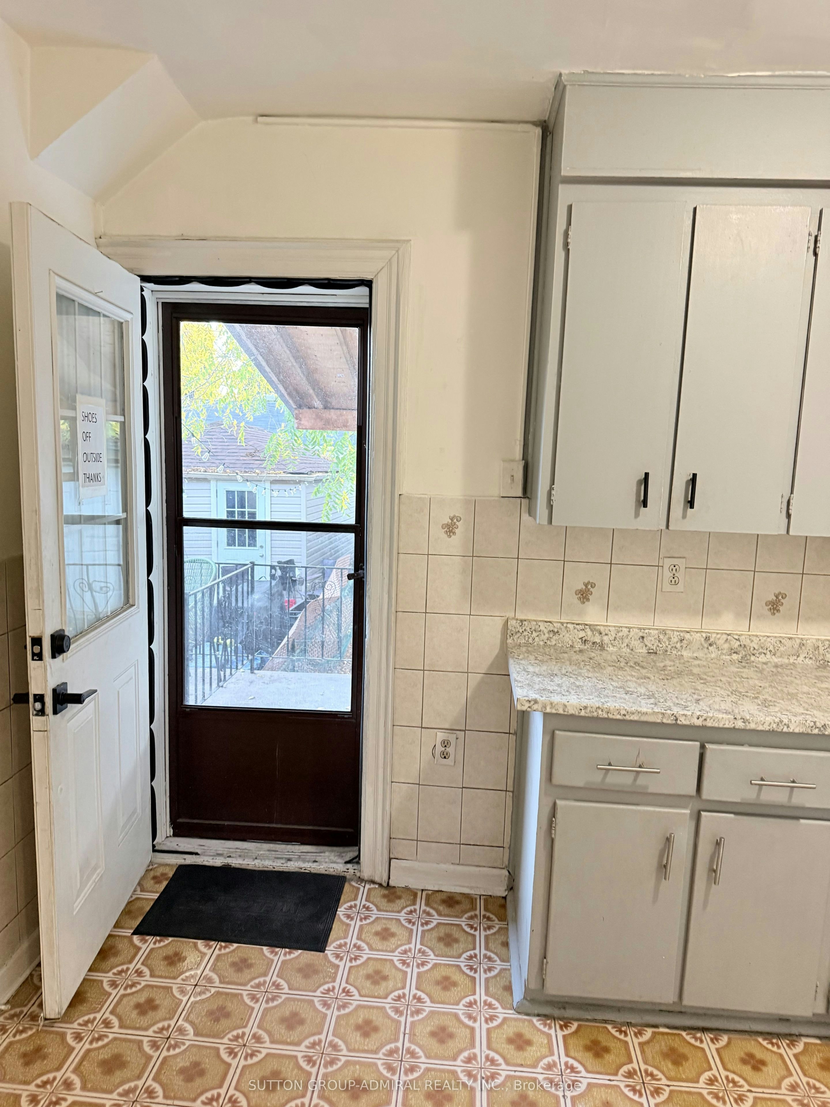 241 Dunraven Drive, Toronto, ON, M6M 1H8 - 19