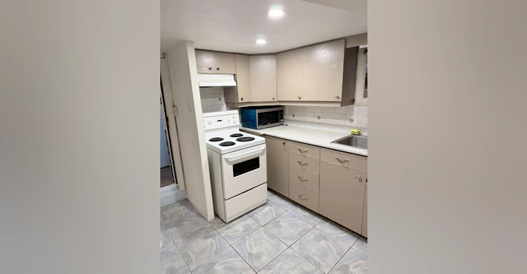 Main-241 Dunraven Drive, Toronto, ON, M6M 1H8 - 9