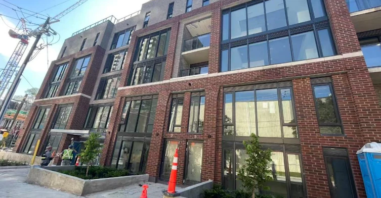 102-1 Vine Avenue E, Toronto, ON, M6P 0C8 - 2