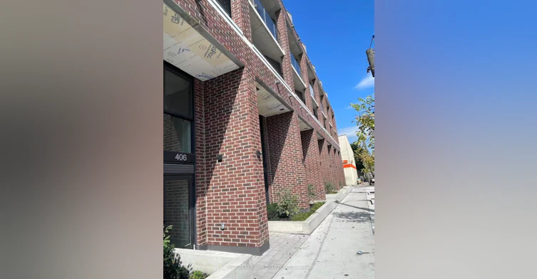 102-1 Vine Avenue E, Toronto, ON, M6P 0C8 - 7