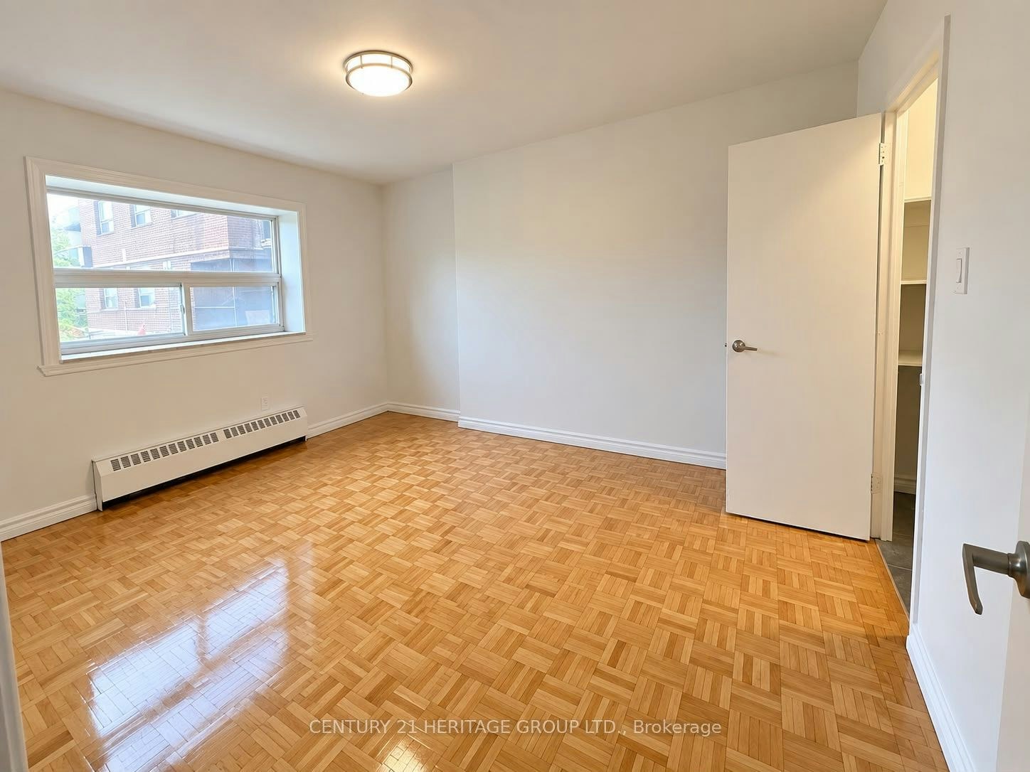 121-10 Garfella Drive, Toronto, ON, M9V 2E9 - 4