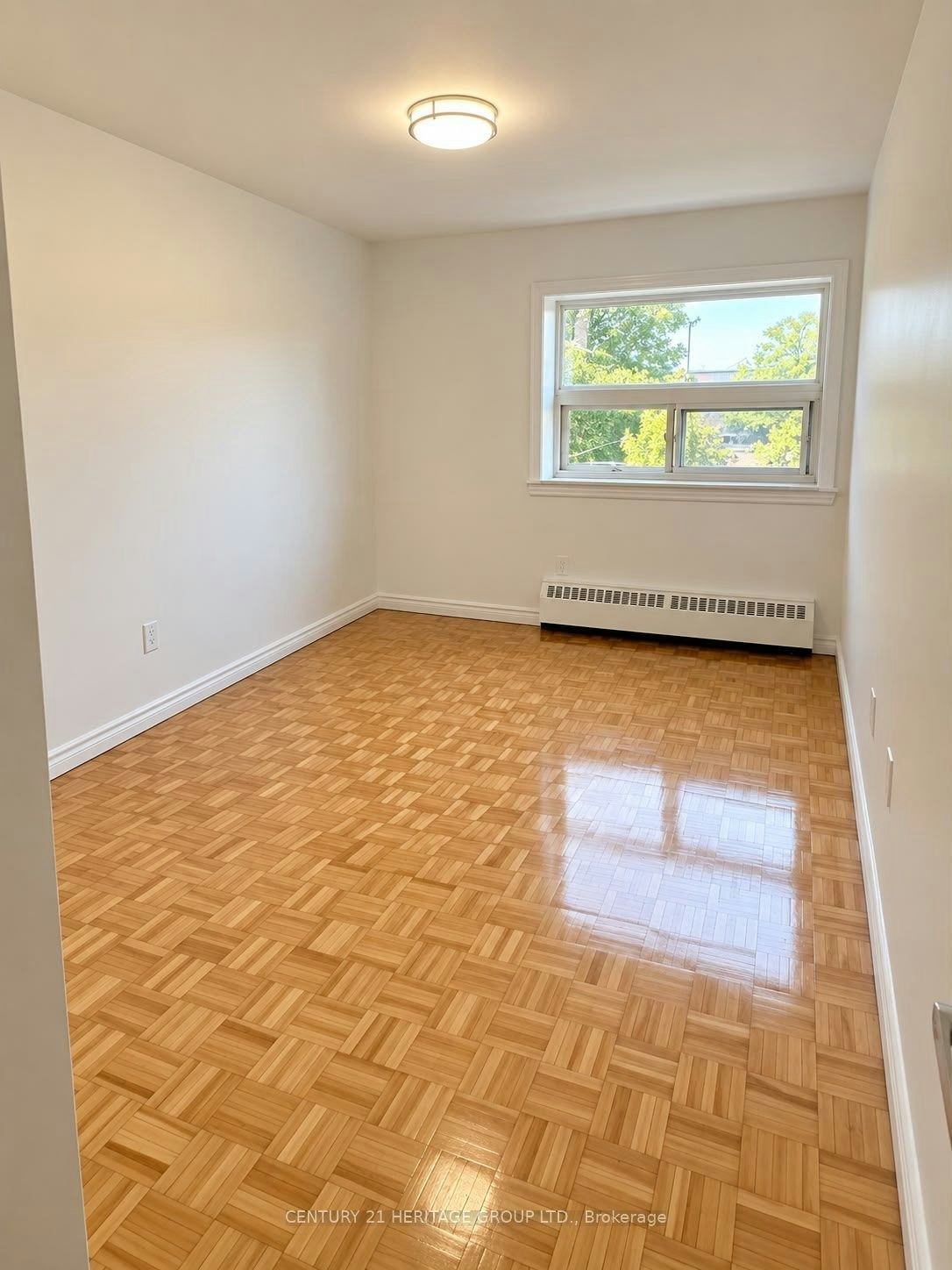 121-10 Garfella Drive, Toronto, ON, M9V 2E9 - 3