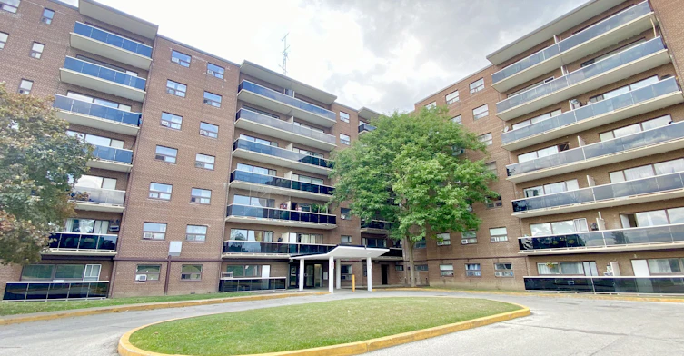 121-10 Garfella Drive, Toronto, ON, M9V 2E9 - 6