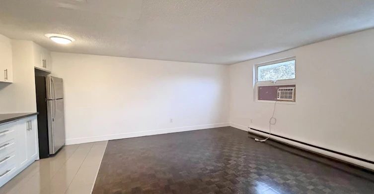 131-7555 Goreway Drive, Mississauga, ON, L4T 3M9 - 4