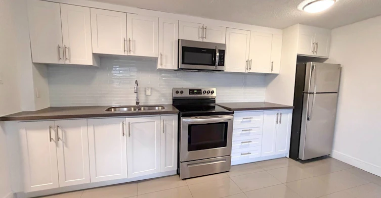 131-7555 Goreway Drive, Mississauga, ON, L4T 3M9 - 2