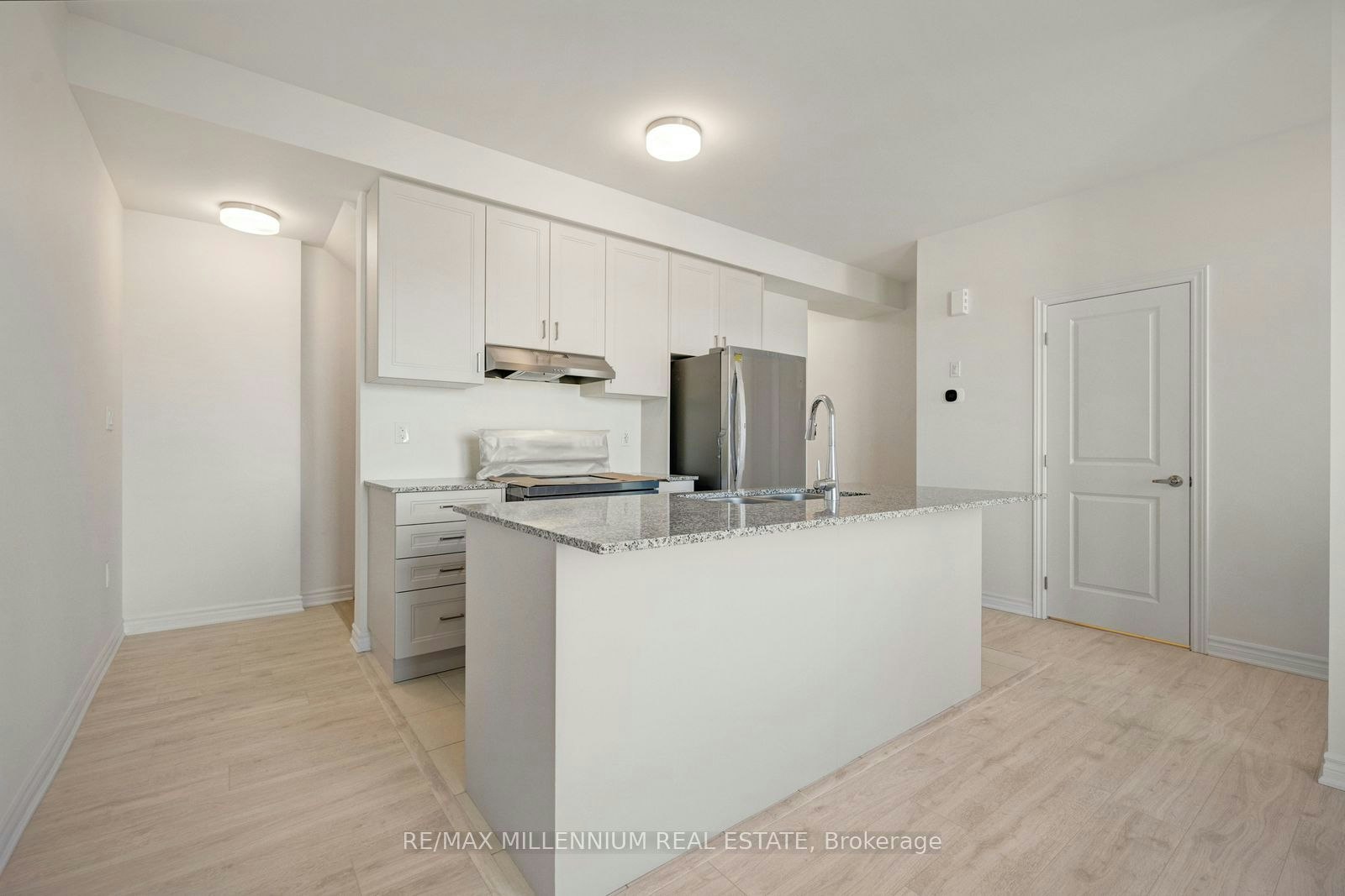 Main-10 Thornbird Crescent, Brampton, ON, L6V 3N5 - 8