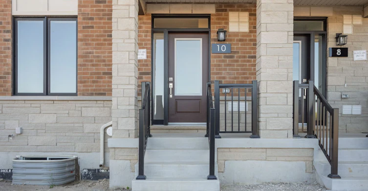 Main-10 Thornbird Crescent, Brampton, ON, L6V 3N5