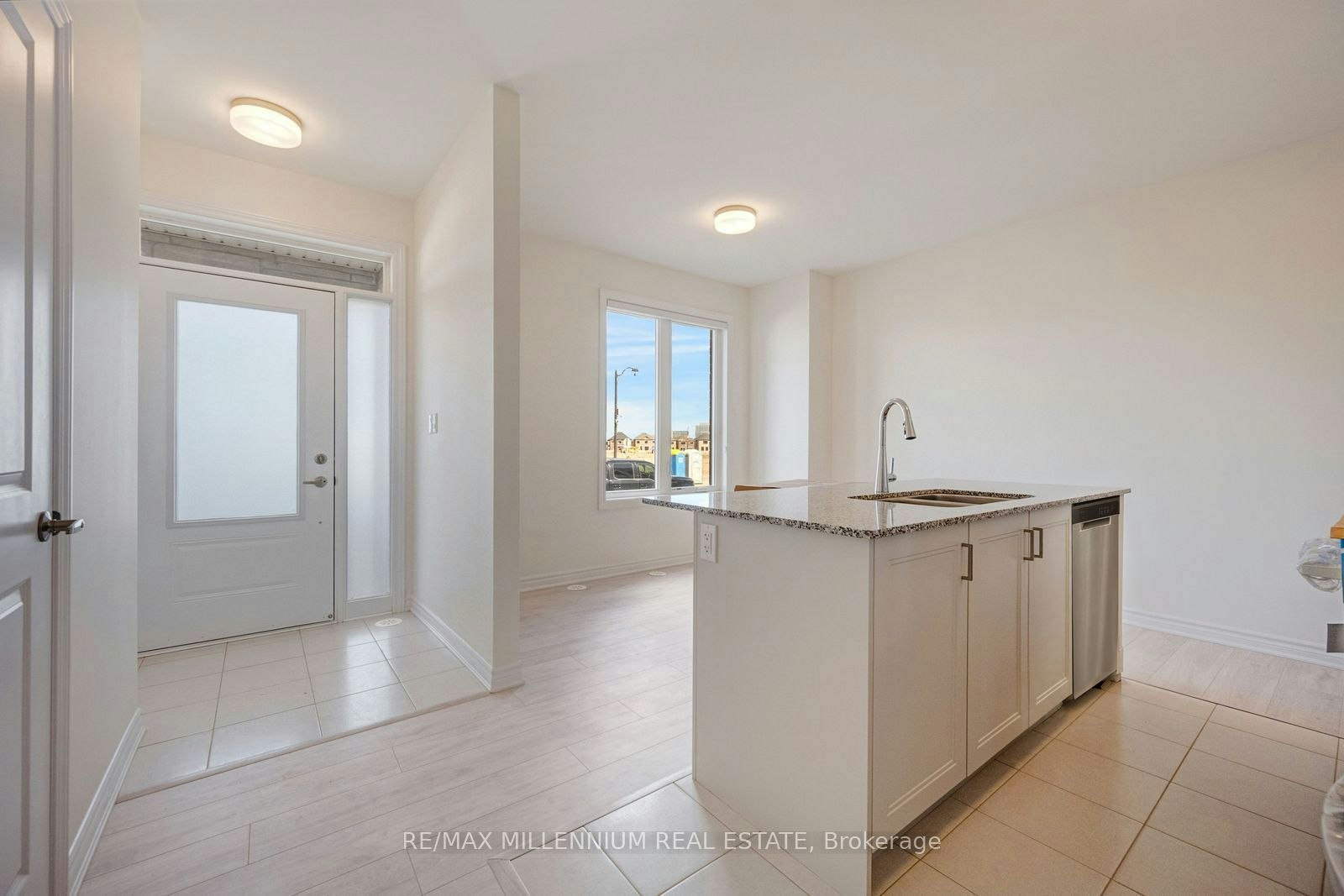 Main-10 Thornbird Crescent, Brampton, ON, L6V 3N5 - 4