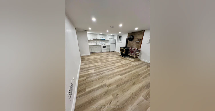 Bsm-354 Kane Avenue, Toronto, ON, M6M 3P4 - 4