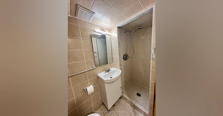 Bsm-354 Kane Avenue, Toronto, ON, M6M 3P4 - 9