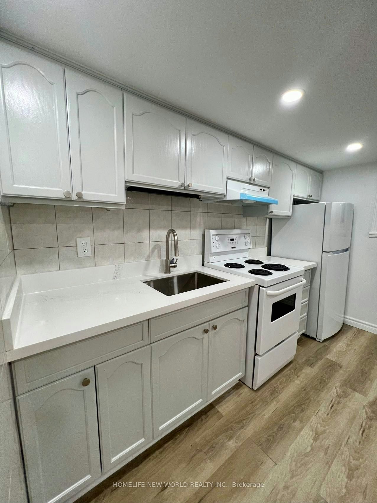Bsm-354 Kane Avenue, Toronto, ON, M6M 3P4 - 5