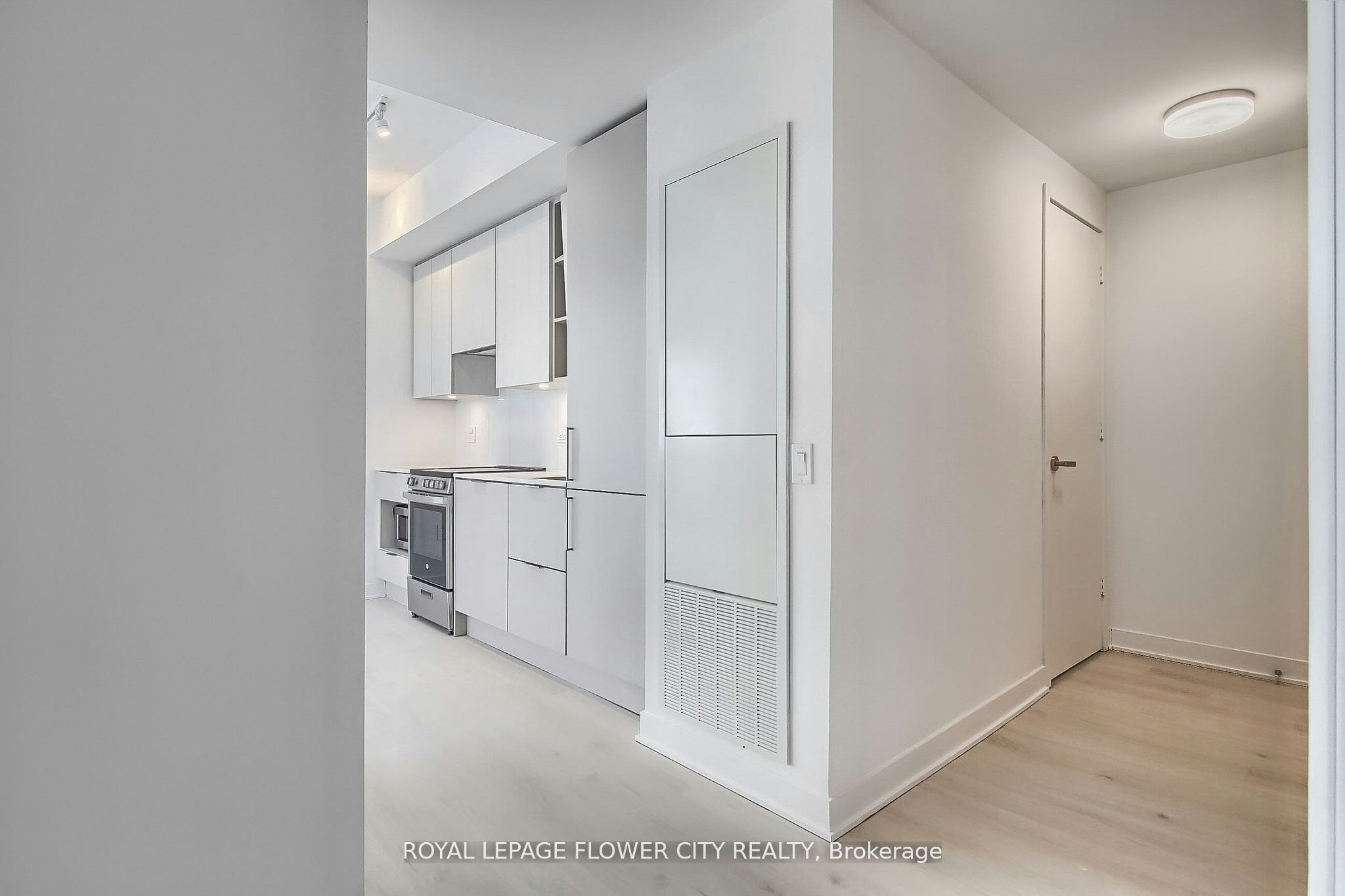 5704-3900 Confederation Parkway, Mississauga, ON, L5M 0M3 - 10