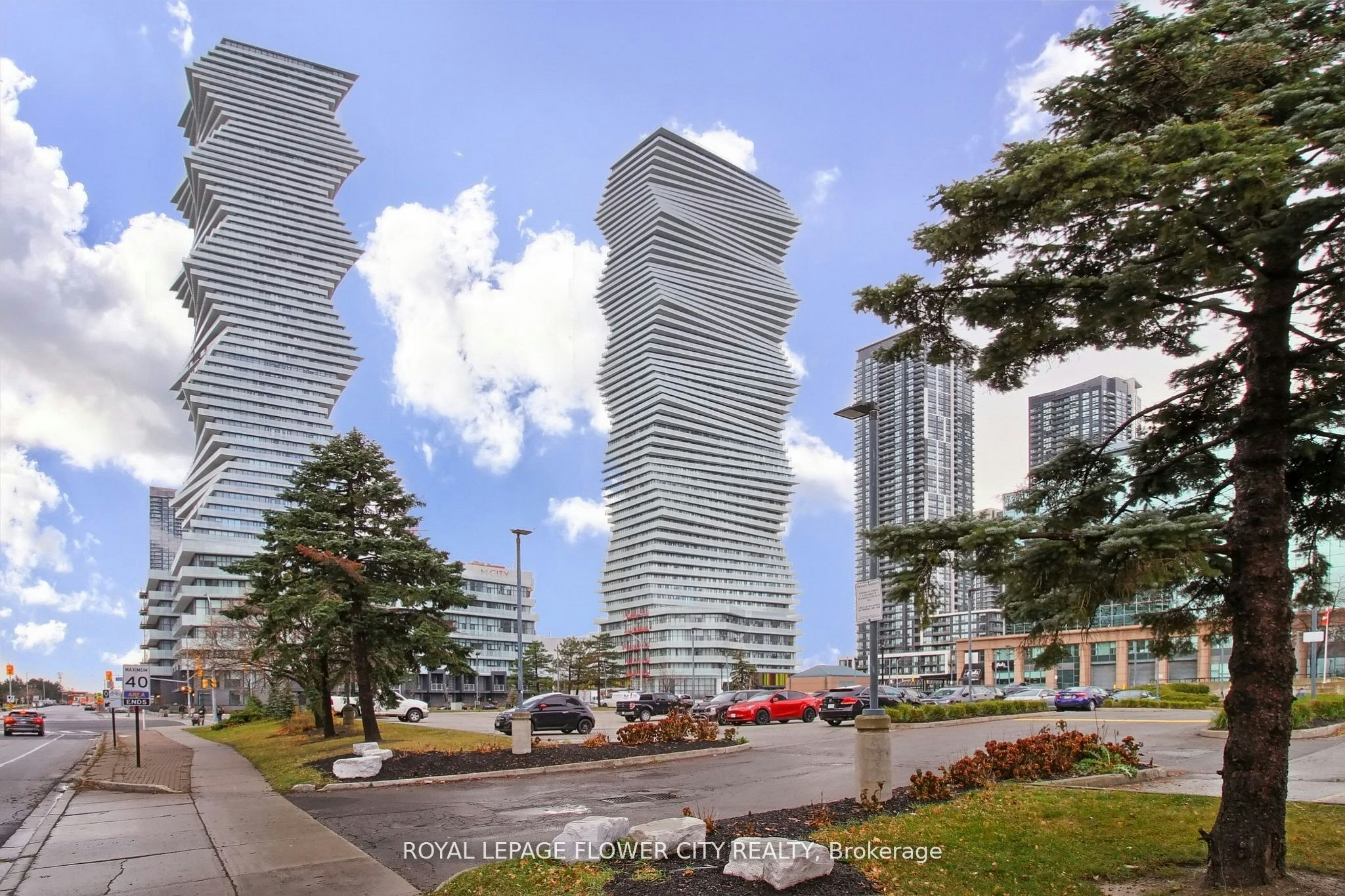 5704-3900 Confederation Parkway, Mississauga, ON, L5M 0M3