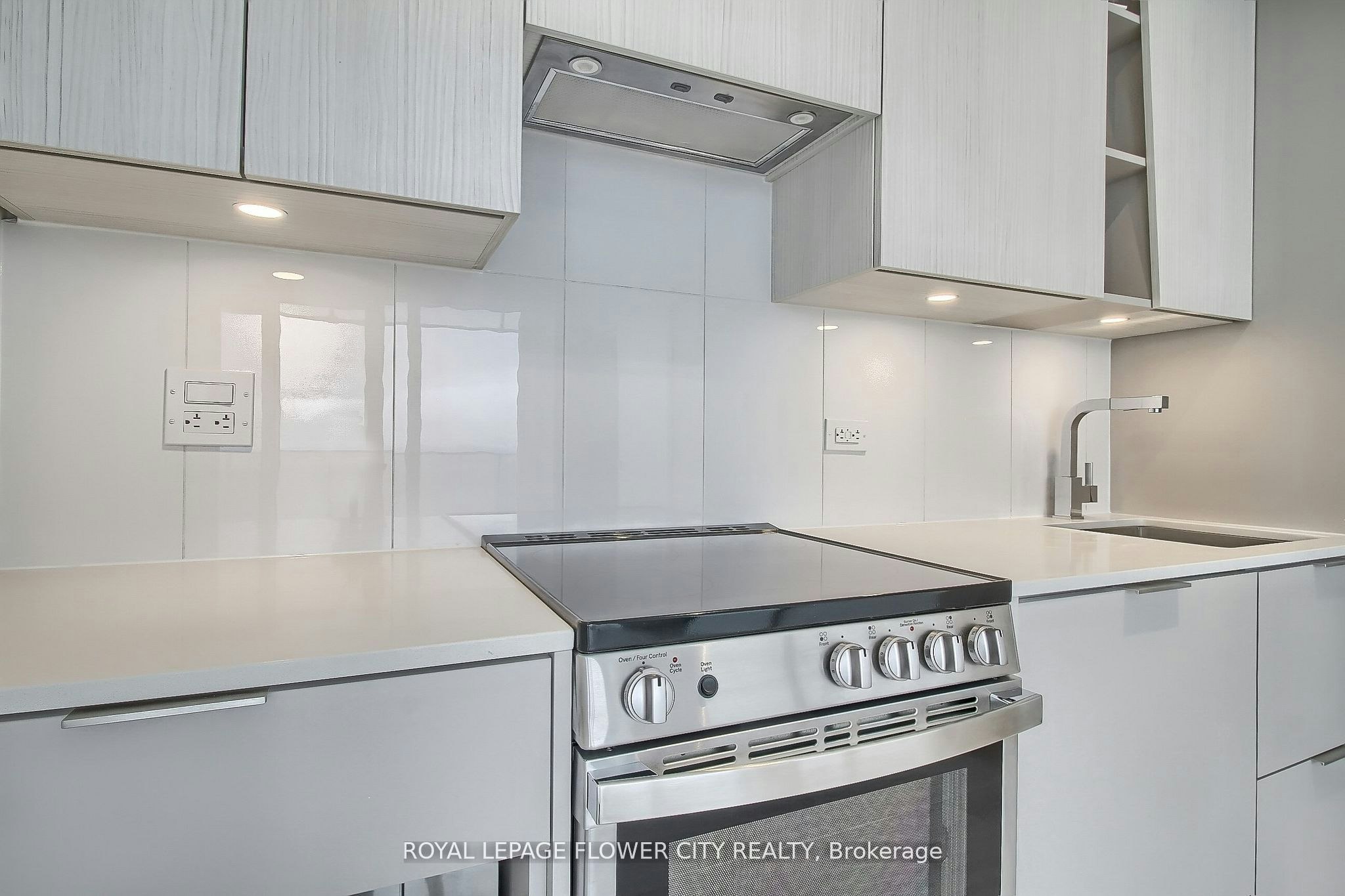 5704-3900 Confederation Parkway, Mississauga, ON, L5M 0M3 - 14