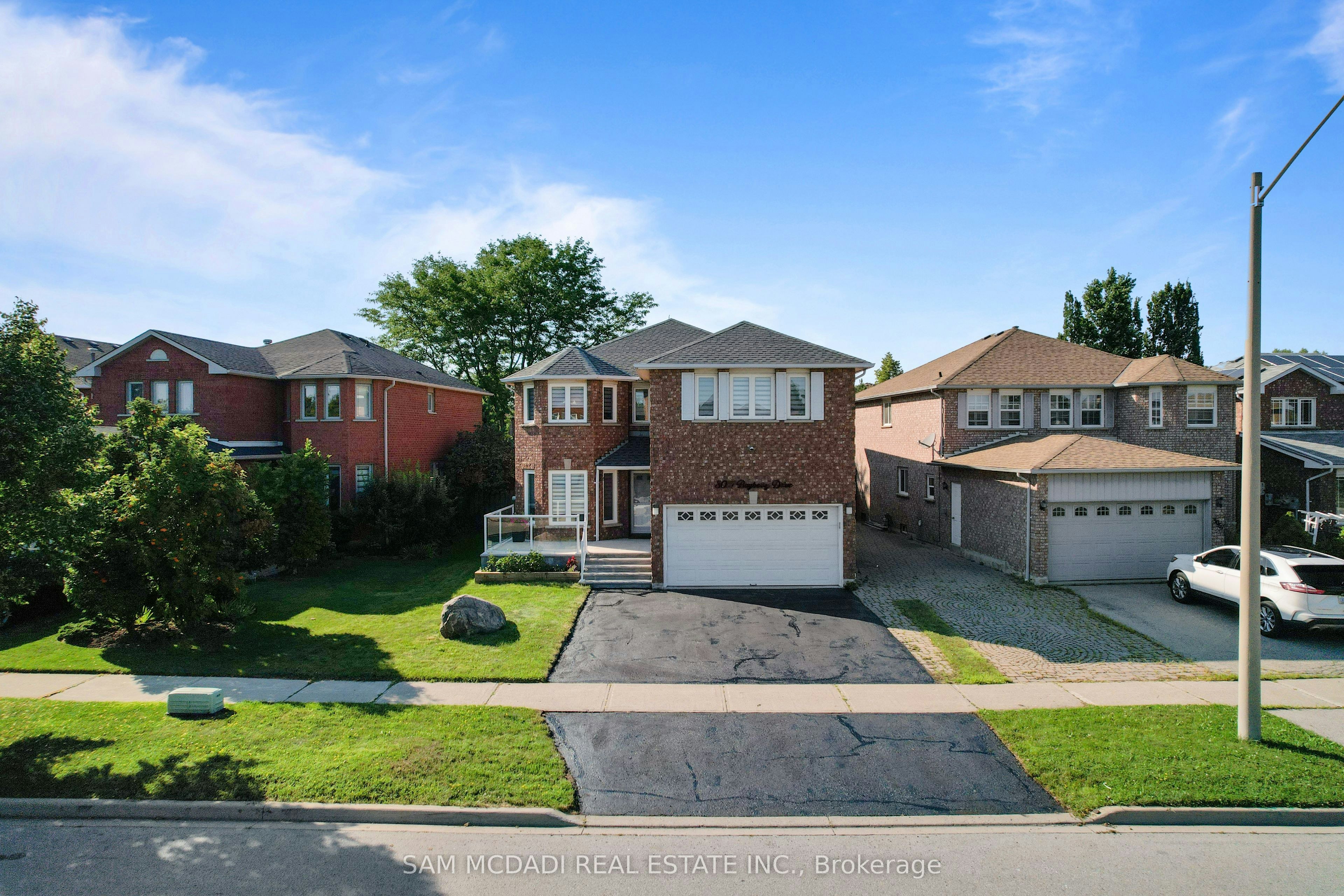 3071 Bayberry Drive, Mississauga, ON, L5N 6P1