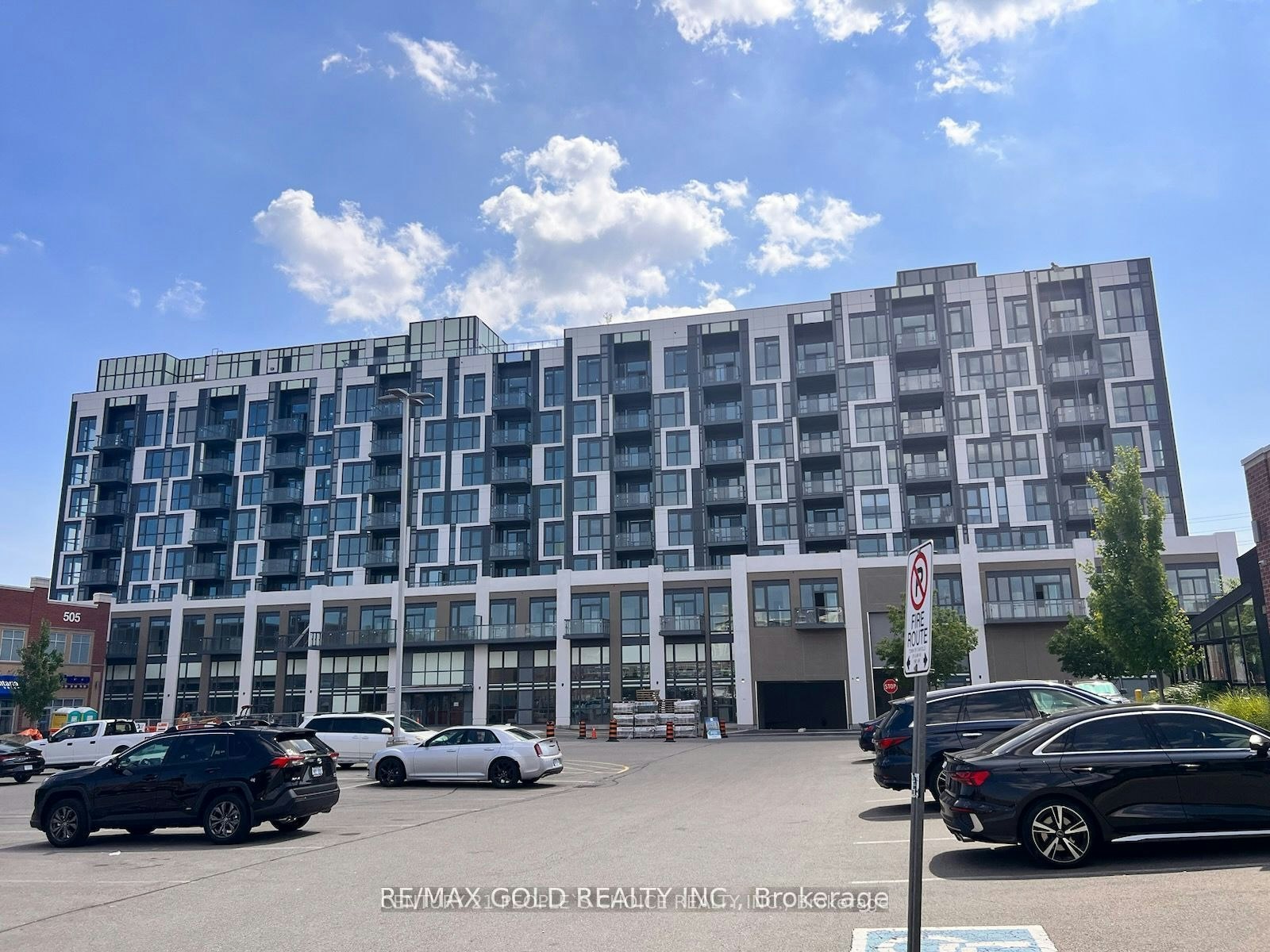 502-509 Dundas Street W, Oakville, ON, L6M 4M2