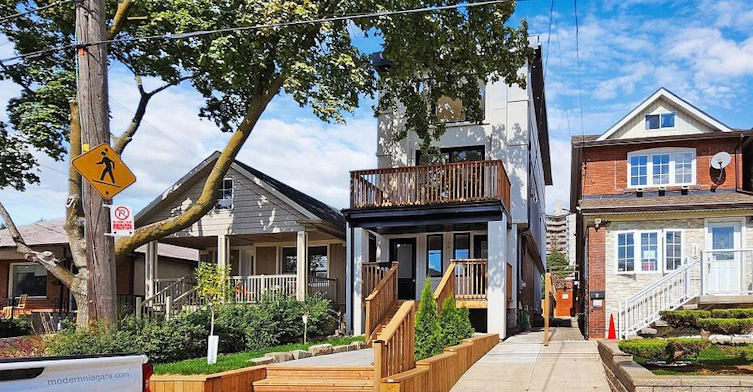 Lower-58 Corbett Avenue, Toronto, ON, M6N 1V1 - 2