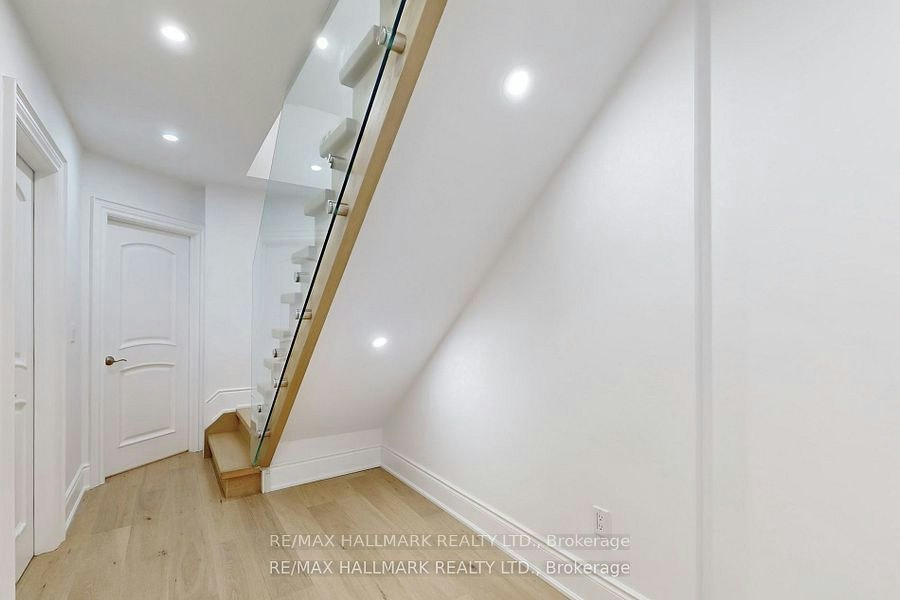 Lower-58 Corbett Avenue, Toronto, ON, M6N 1V1 - 22