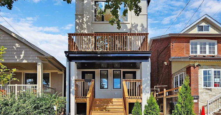 Lower-58 Corbett Avenue, Toronto, ON, M6N 1V1
