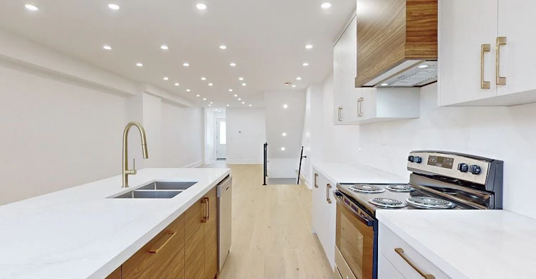 Lower-58 Corbett Avenue, Toronto, ON, M6N 1V1 - 14