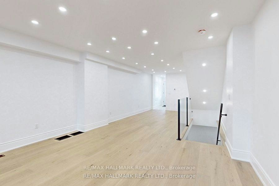 Lower-58 Corbett Avenue, Toronto, ON, M6N 1V1 - 9