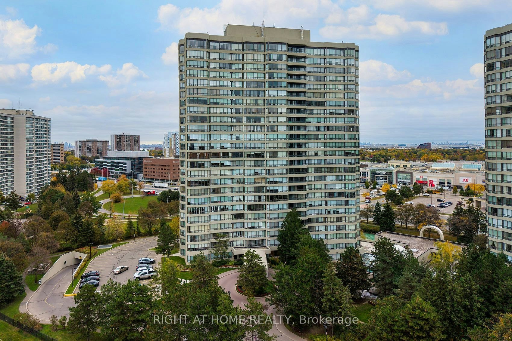 708-22 Hanover Road, Brampton, ON, L6S 5K7