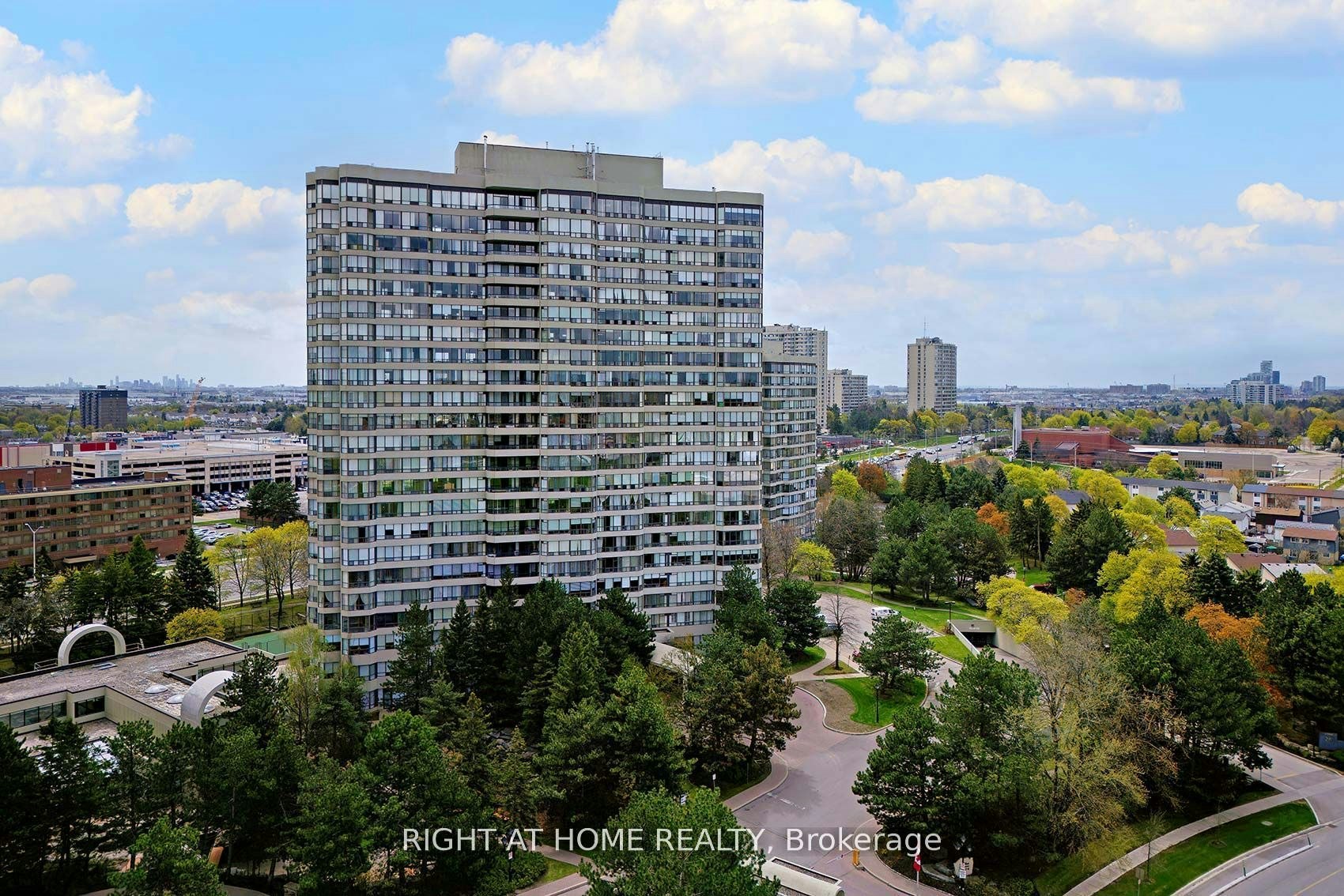 708-22 Hanover Road, Brampton, ON, L6S 5K7
