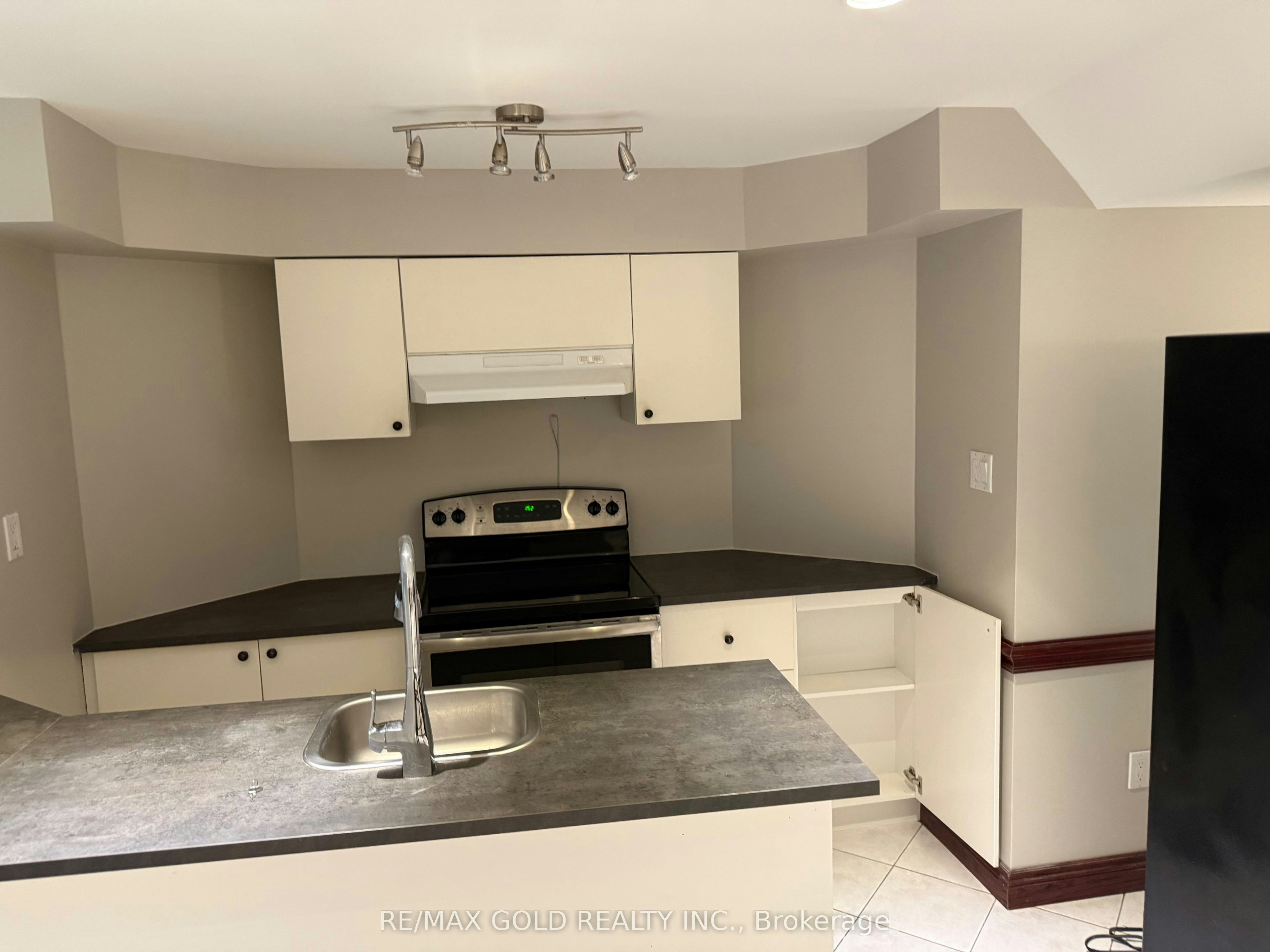 Basement-41 Mountainberry Road, Brampton, ON, L6R 1J3 - 4