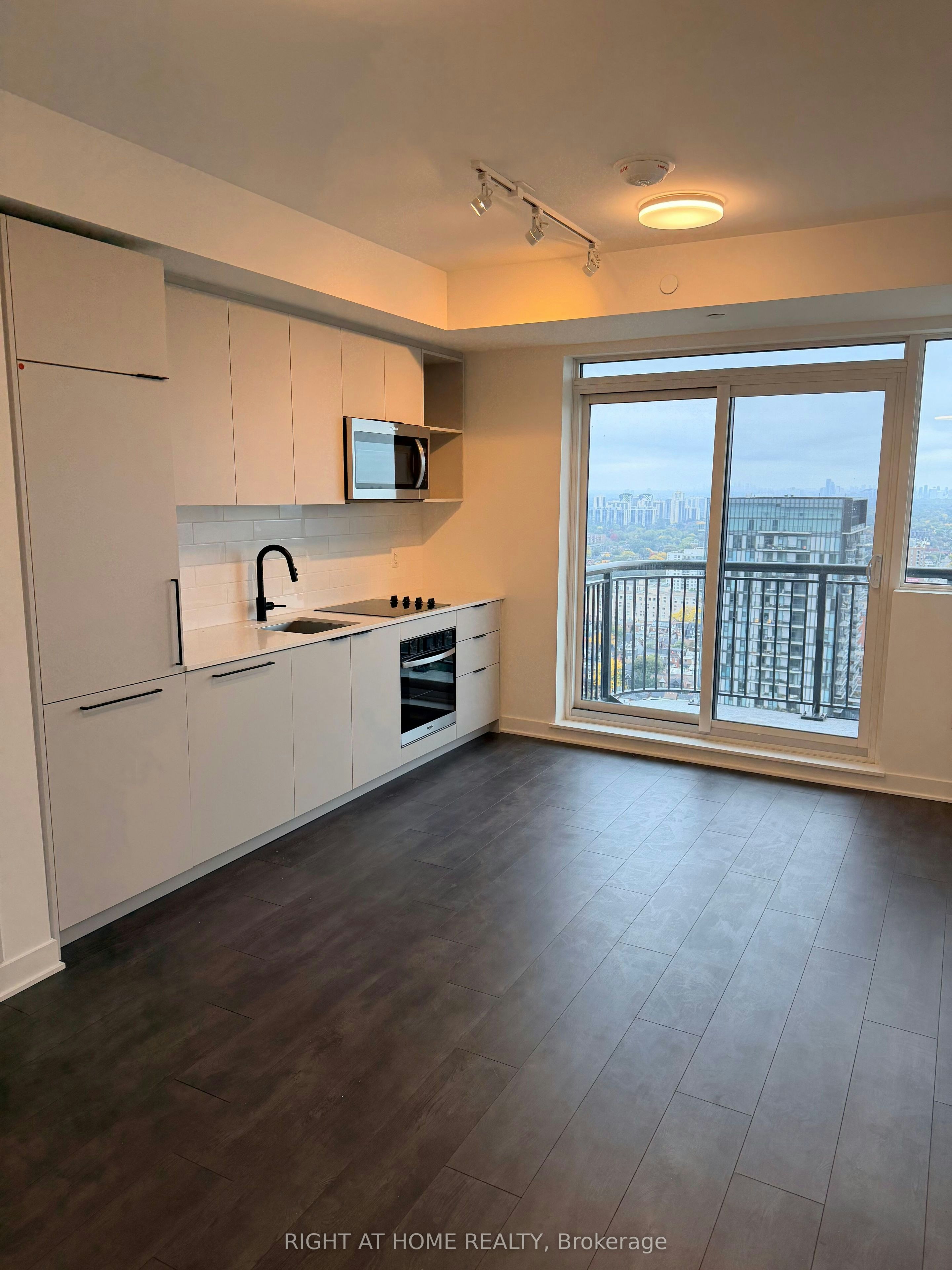 2611-1185 Dupont Street, Toronto, ON, M6H 0G5 - 3