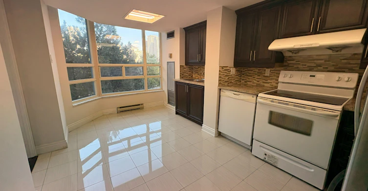 315-250 Webb Drive, Mississauga, ON, L5B 3Z4 - 6