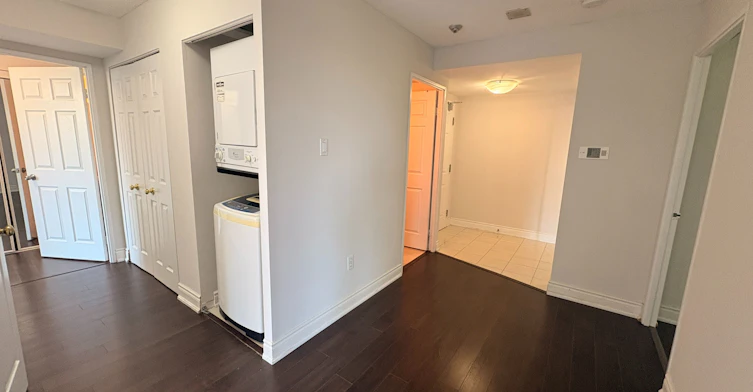 315-250 Webb Drive, Mississauga, ON, L5B 3Z4 - 2