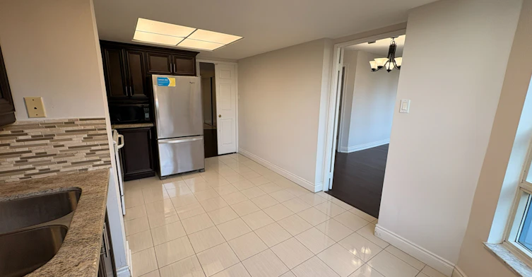 315-250 Webb Drive, Mississauga, ON, L5B 3Z4 - 7