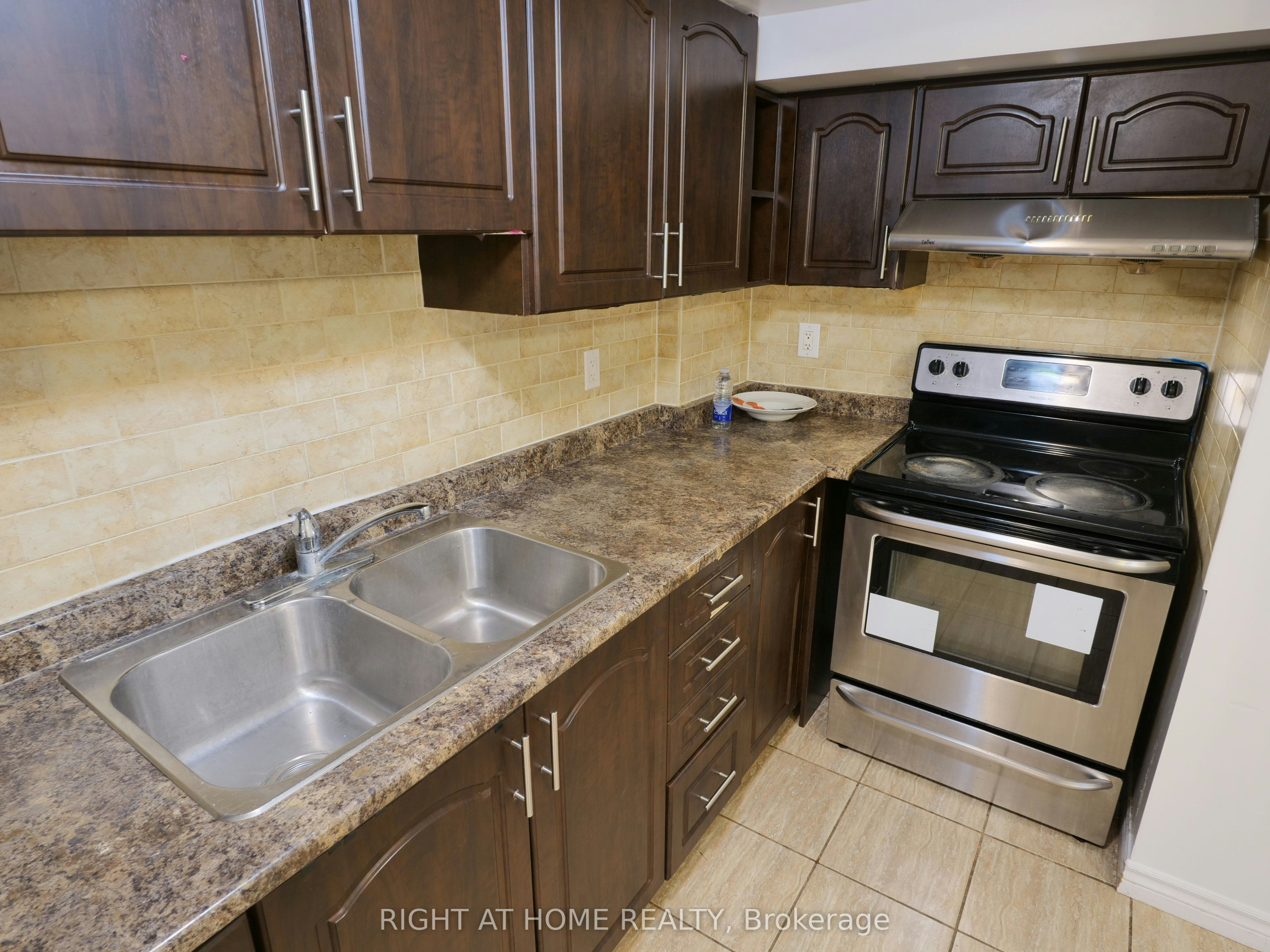Basement Unit-19 Blazing Star Drive S, Brampton, ON, L6R 3E5 - 4