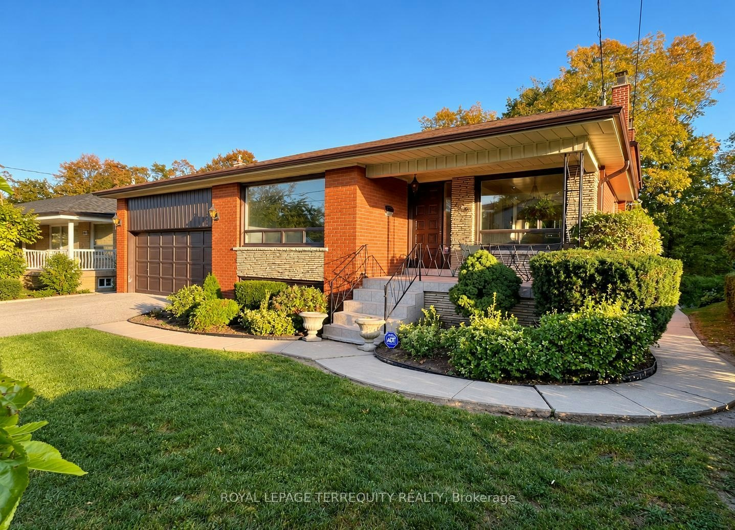 169 Grandravine Drive, Toronto, ON, M3J 1B6