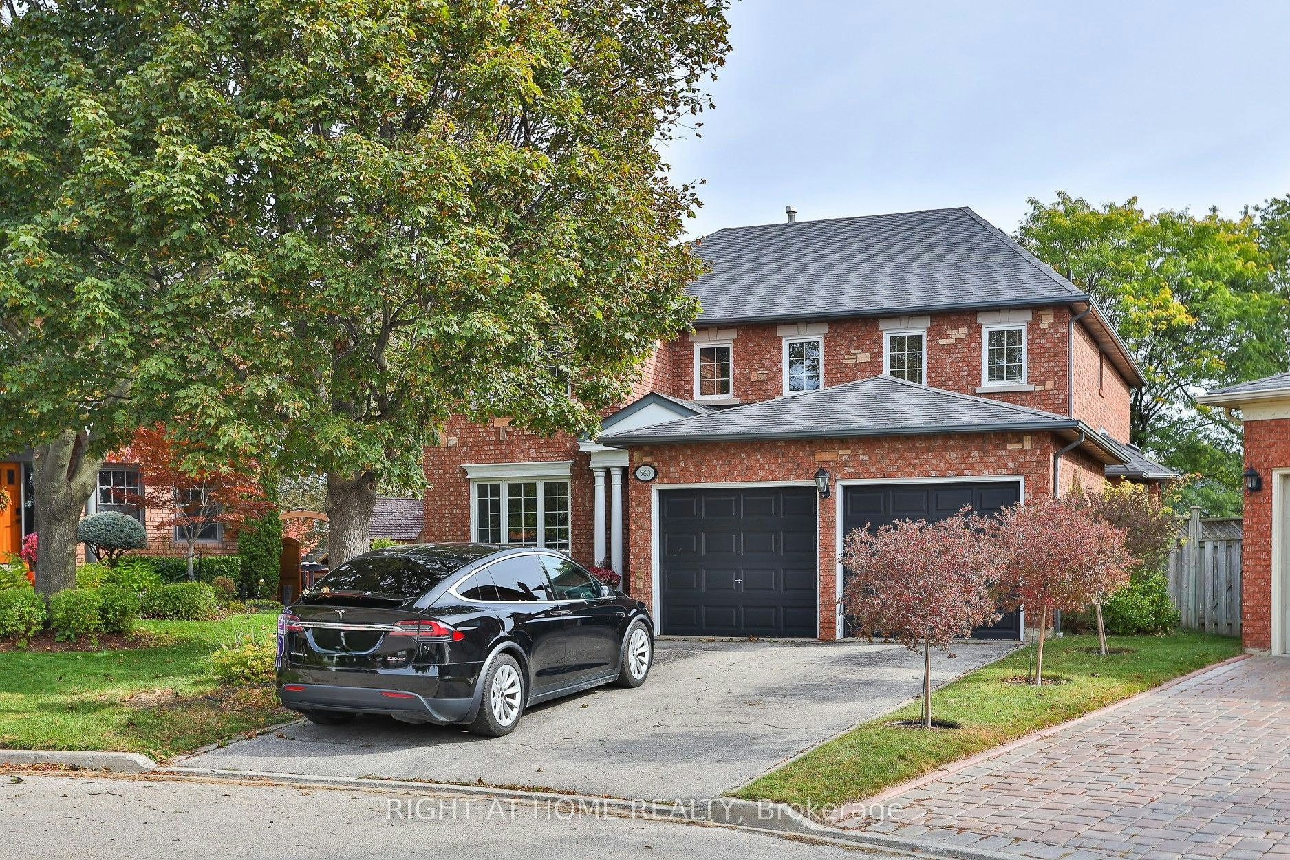 560 Chagall Court, Mississauga, ON, L5R 3A8