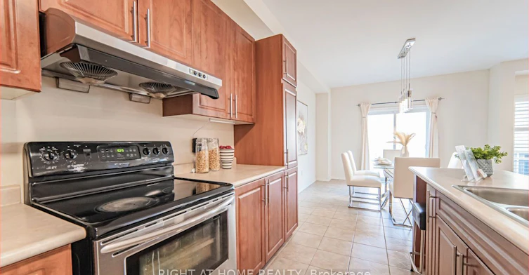 5133 Celebration Drive, Mississauga, ON, L5M 8B4 - 8