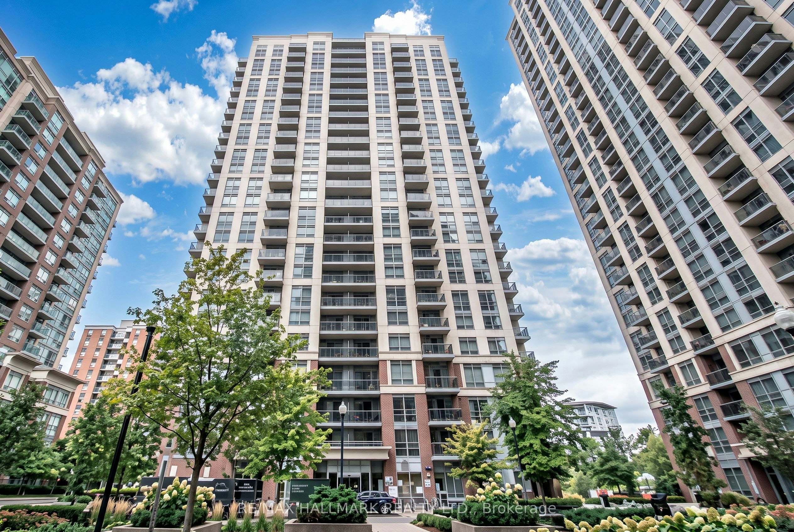 Ph02-5 Michael Power Place, Toronto, ON, M9A 0A3