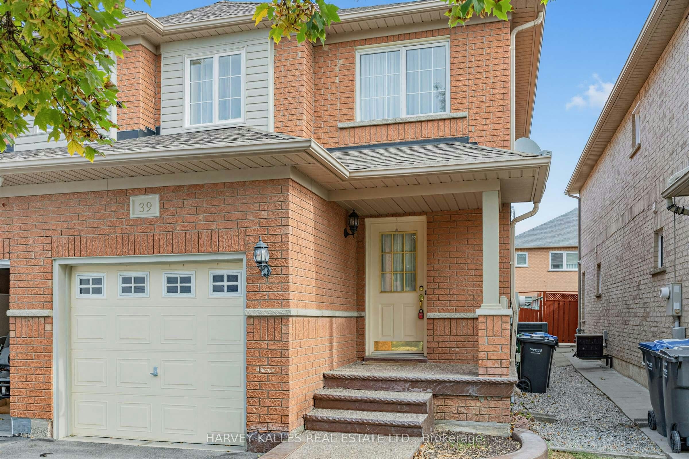 39 Ridgefield Court, Brampton, ON, L6P 1B4