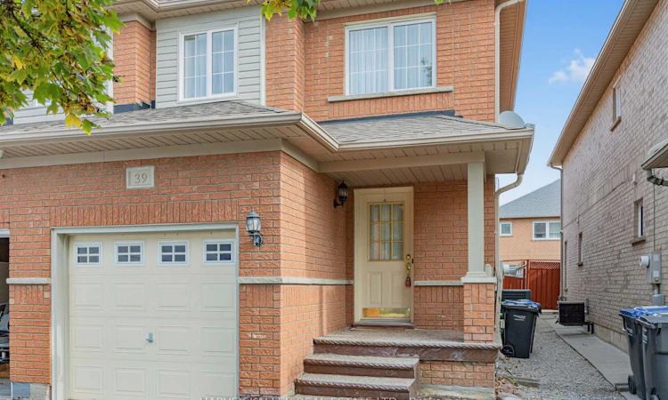 39 Ridgefield Court
