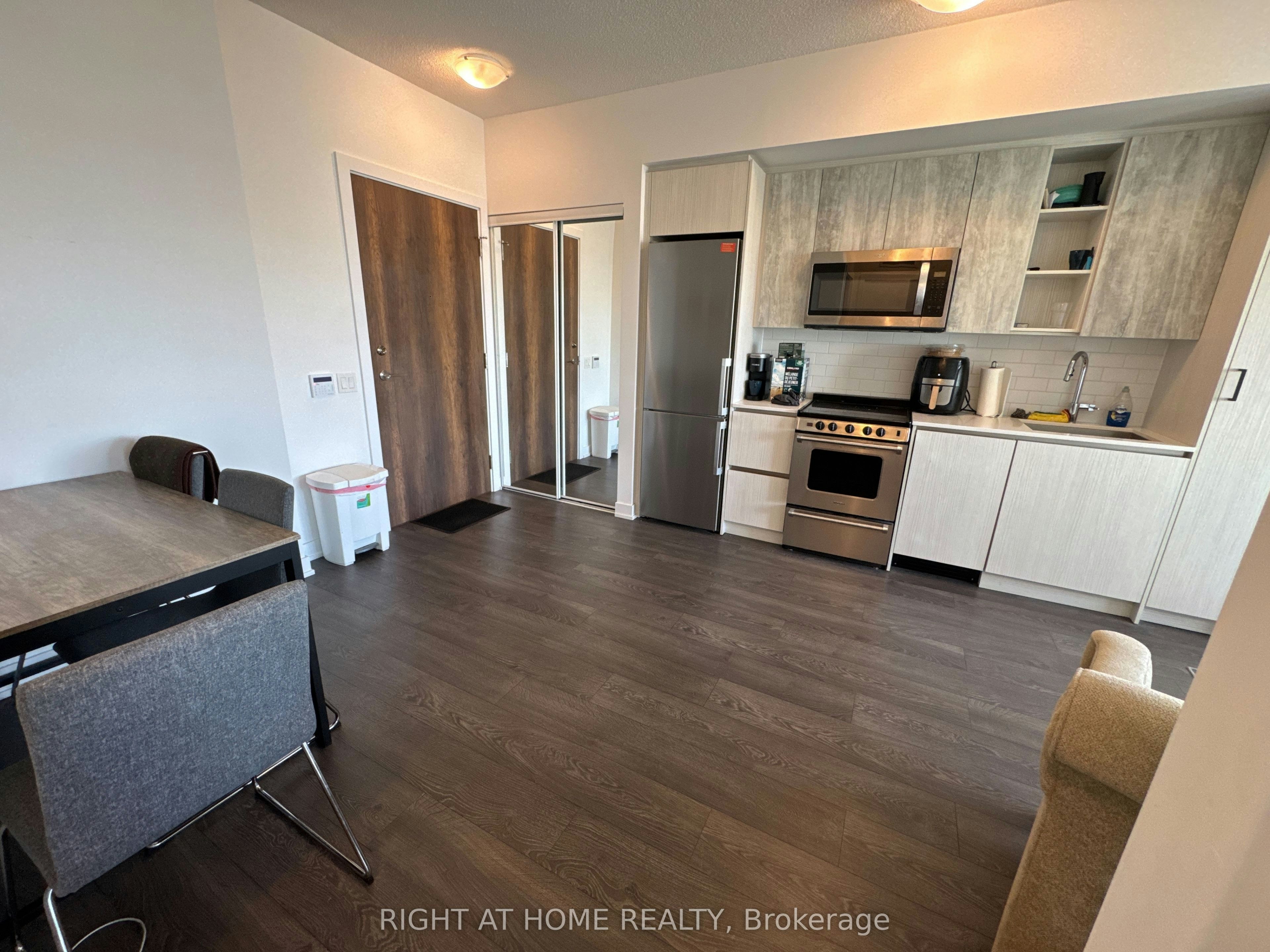 1411-251 Manitoba Street, Toronto, ON, M8Y 0C7 - 4