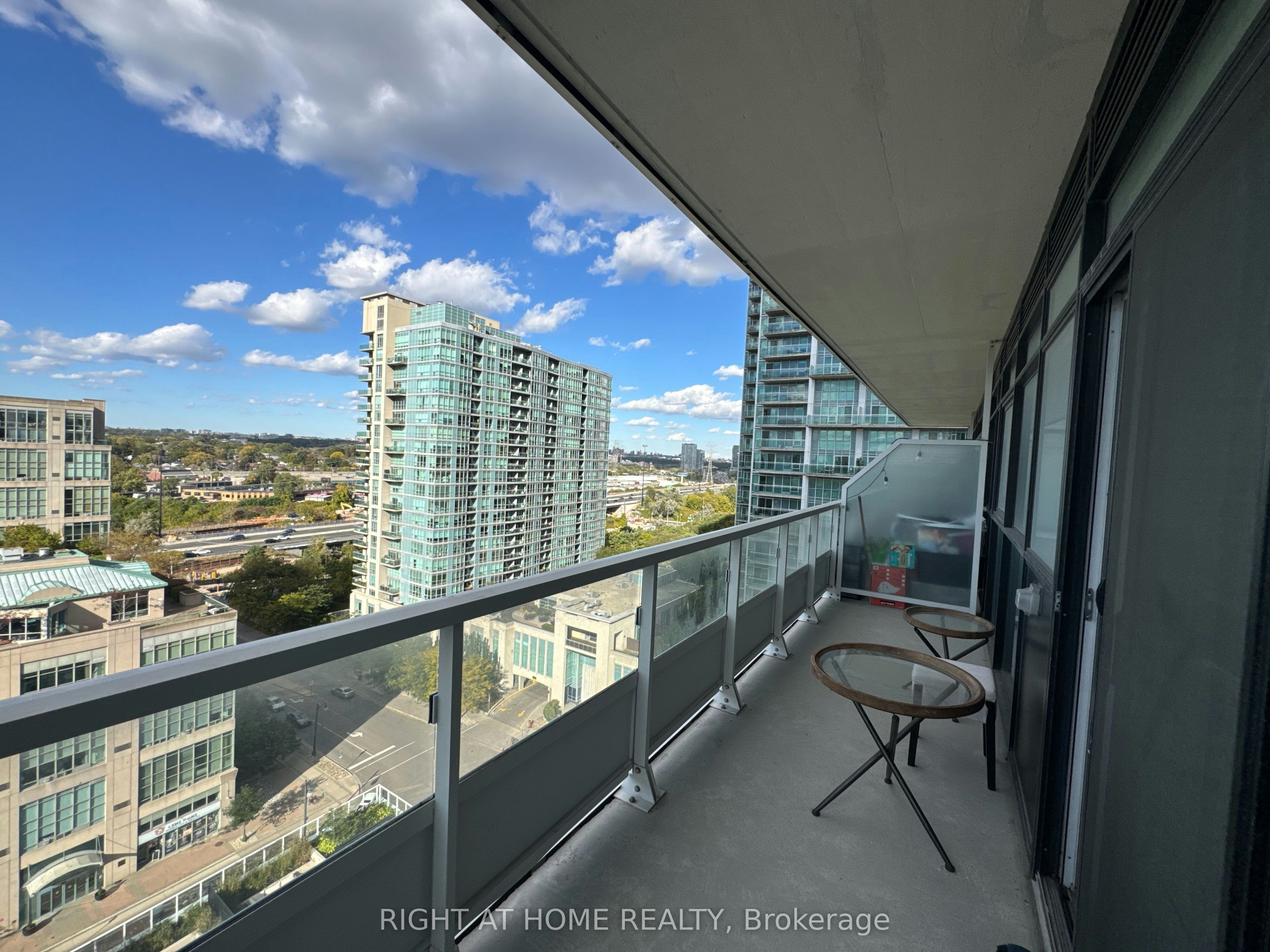 1411-251 Manitoba Street, Toronto, ON, M8Y 0C7 - 17
