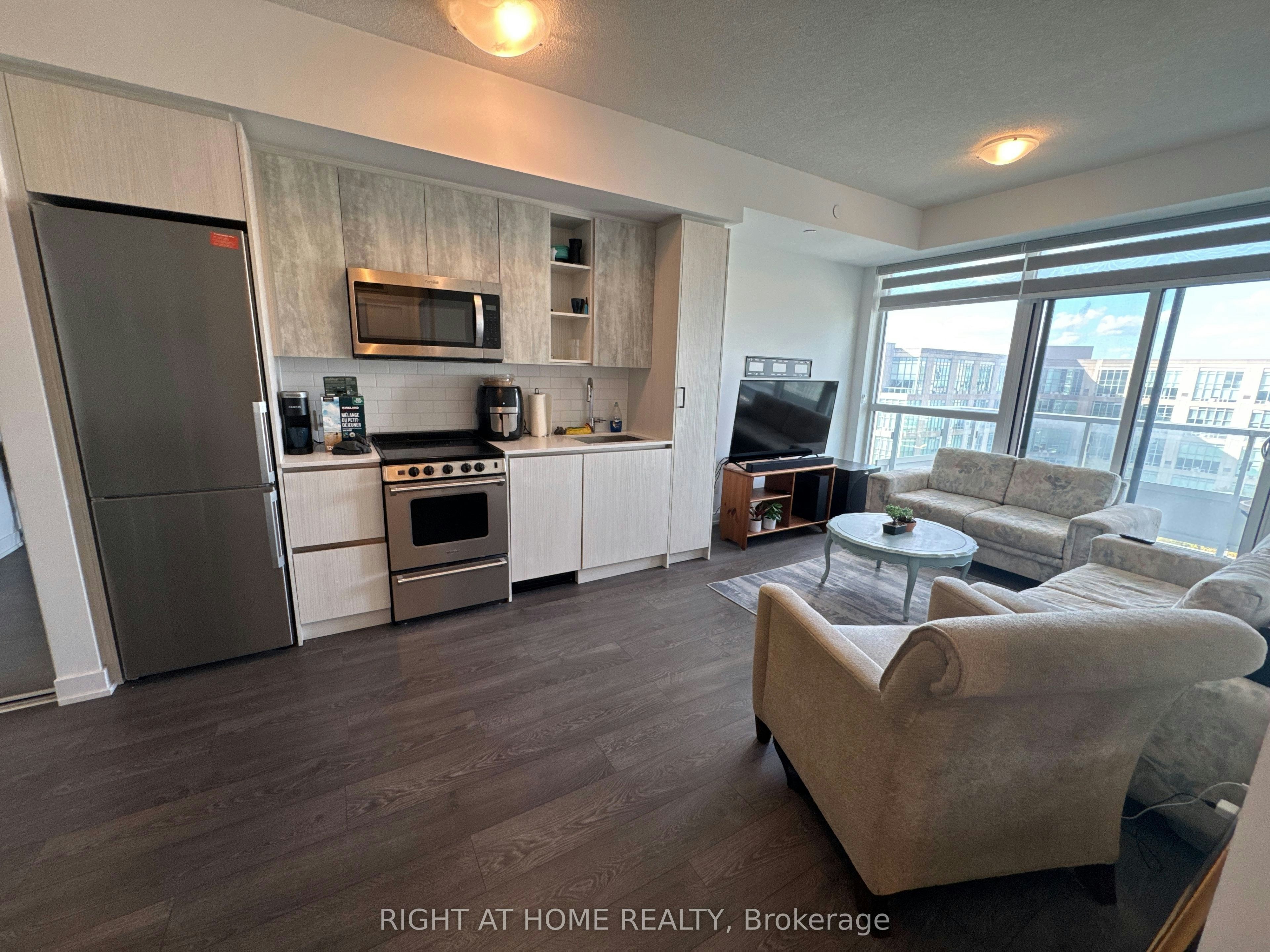 1411-251 Manitoba Street, Toronto, ON, M8Y 0C7