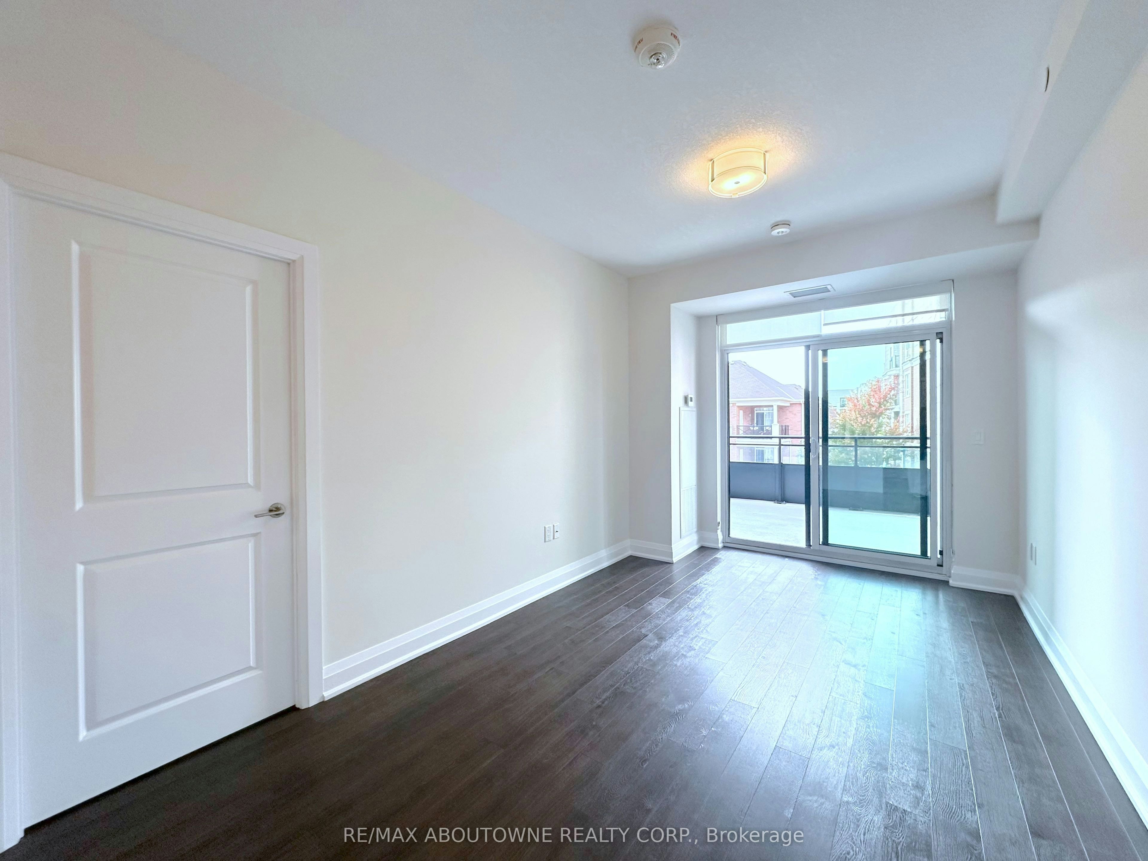 317-2333 Taunton Road, Oakville, ON, L6H 0N5 - 3